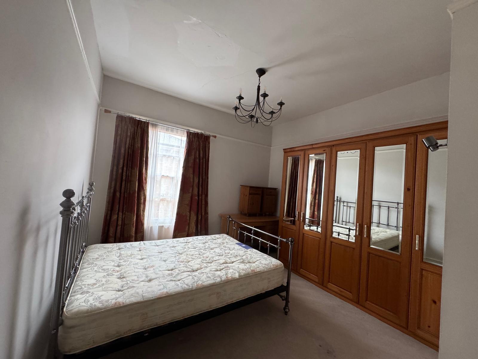 Flat Avenue Road in Royal Leamington Spa