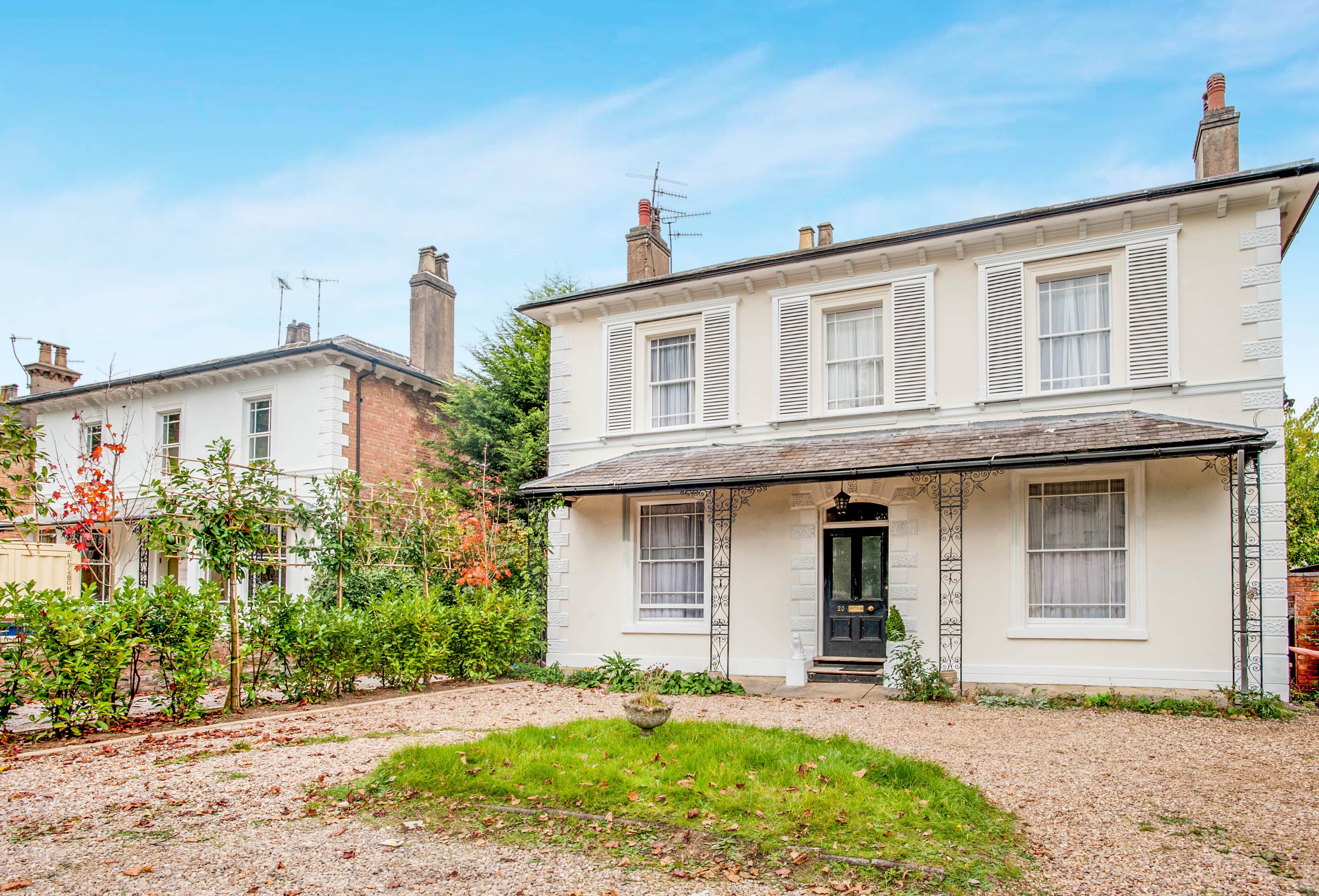 Flat Avenue Road in Royal Leamington Spa