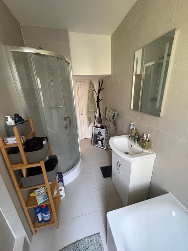 Room Reform Street in Greater London