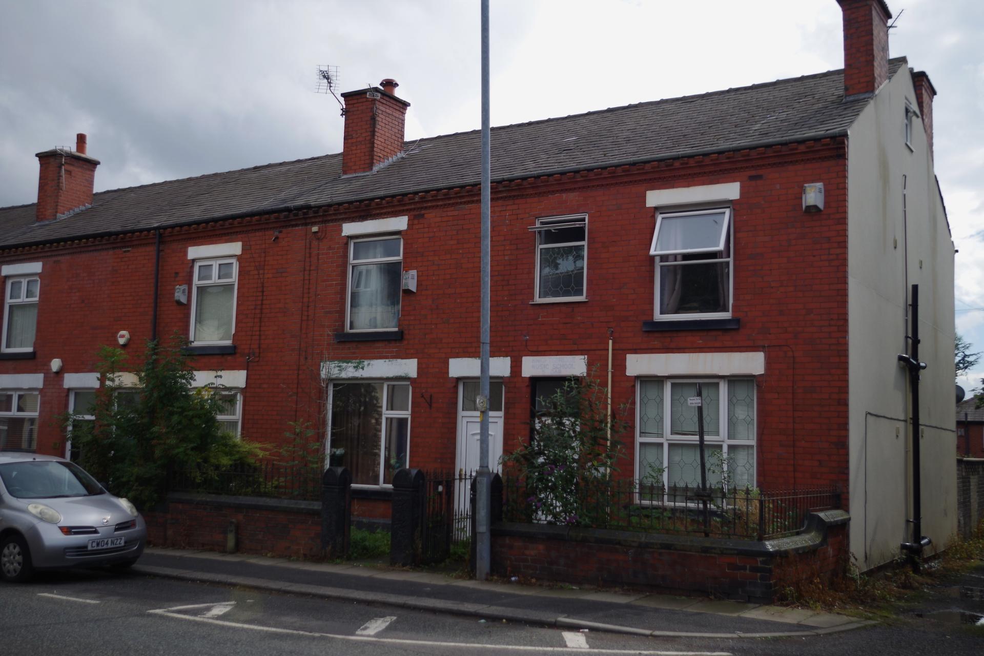 Flat Plodder Lane in Farnworth