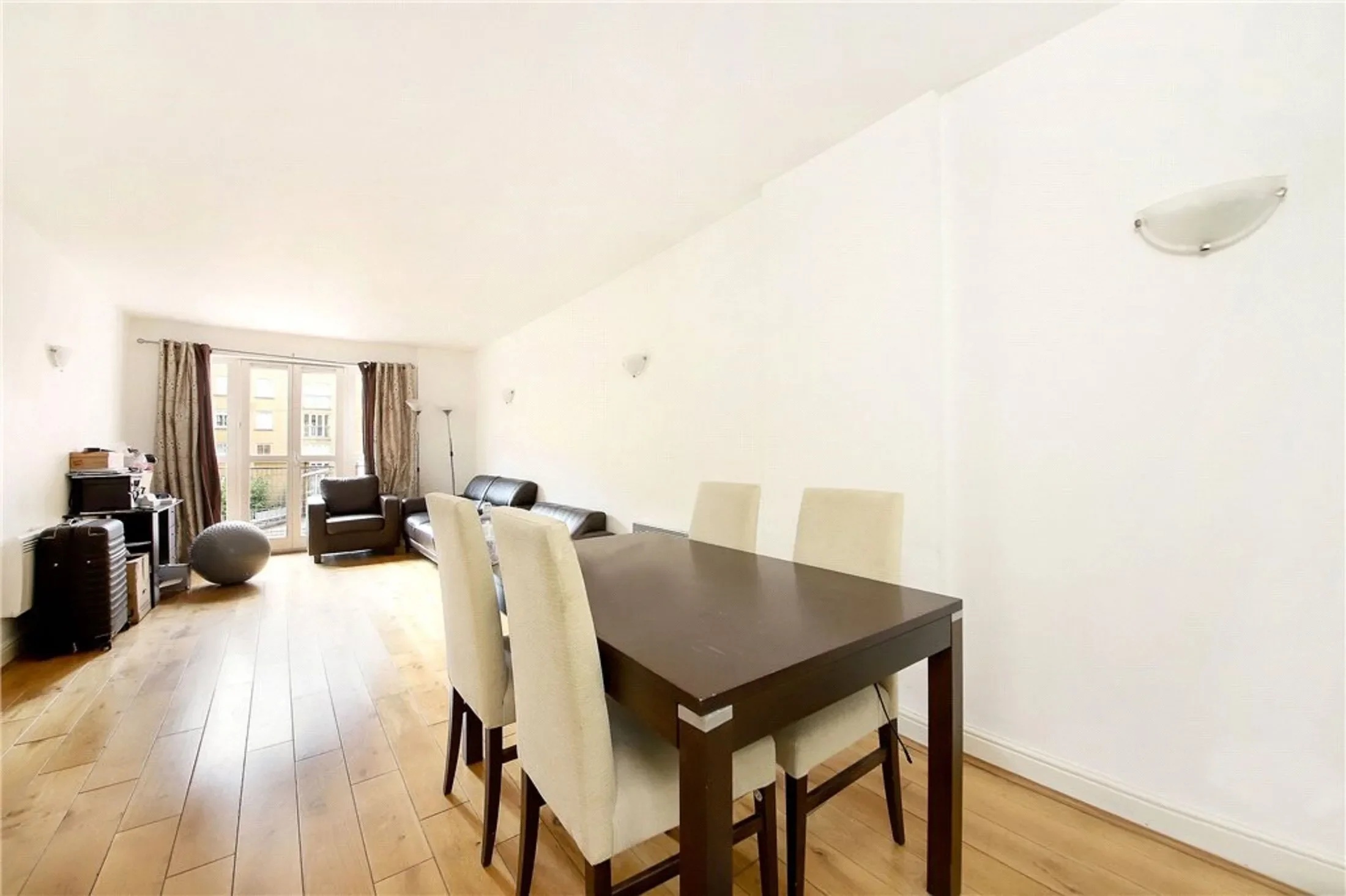 Flat Coke Street in Greater London