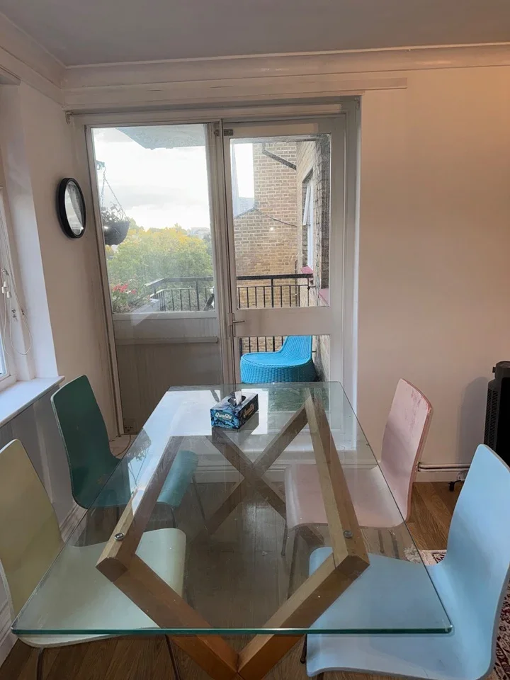 Flat Clifton Gardens in City of Westminster