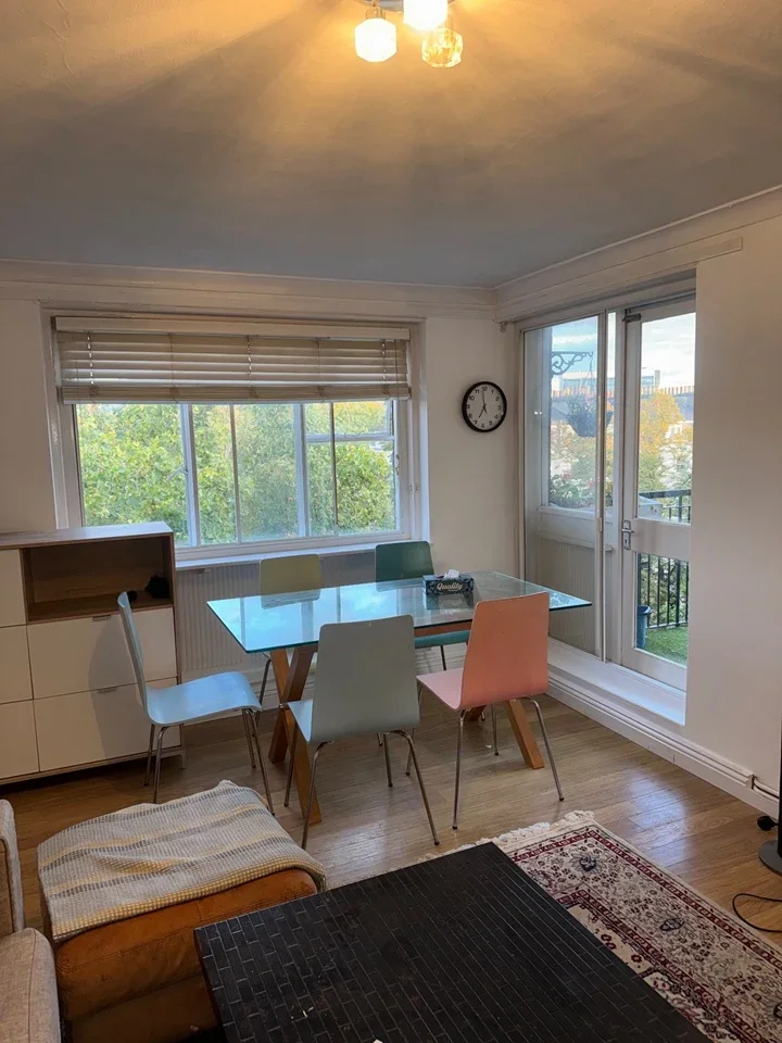 Flat Clifton Gardens in City of Westminster