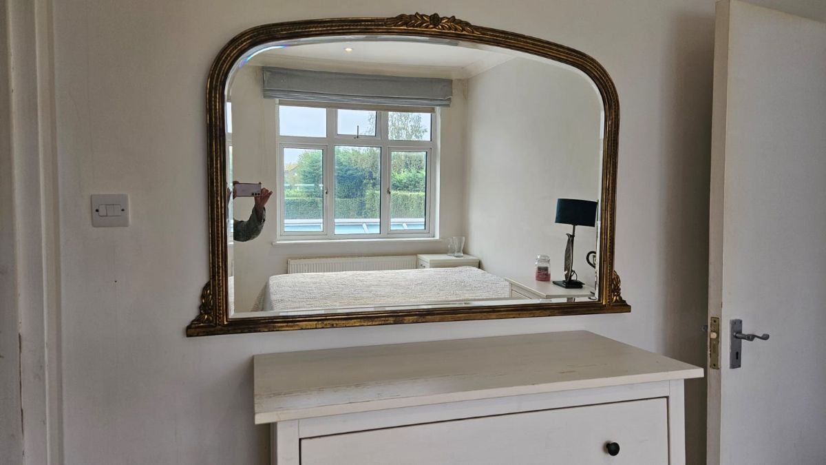 Room Sherwood Road in Greater London