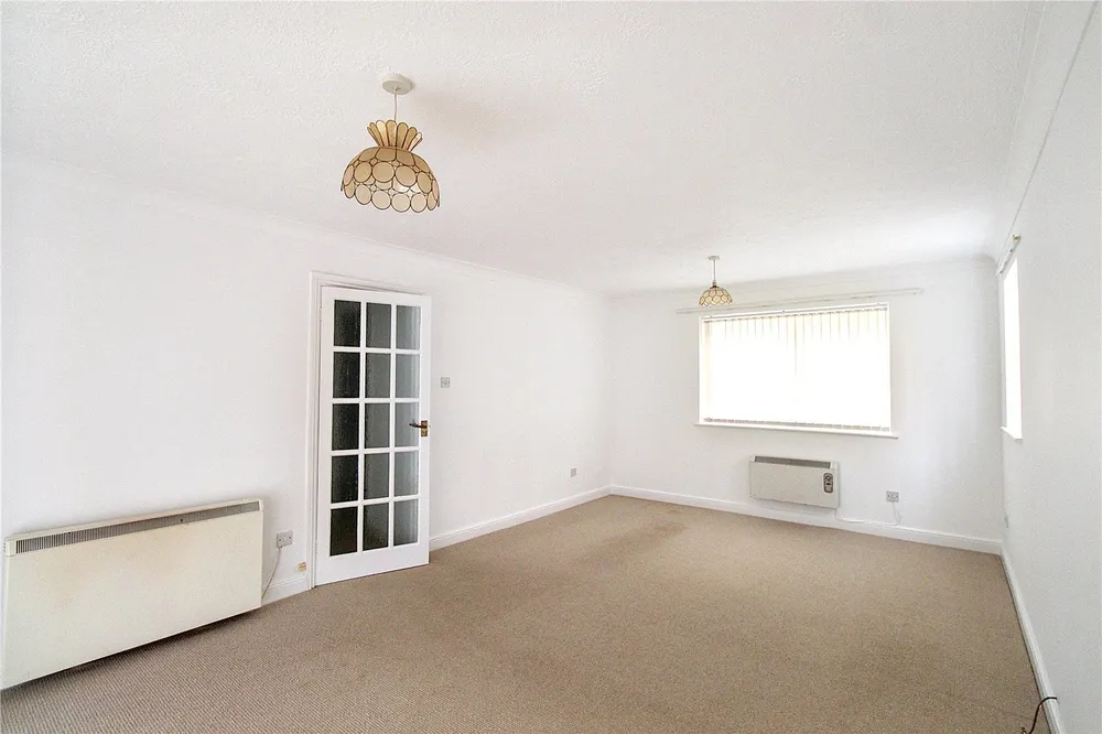 Flat Buller Close in Wealden