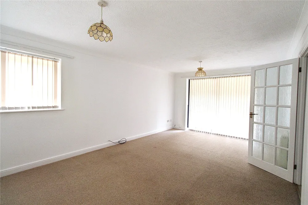 Flat Buller Close in Wealden