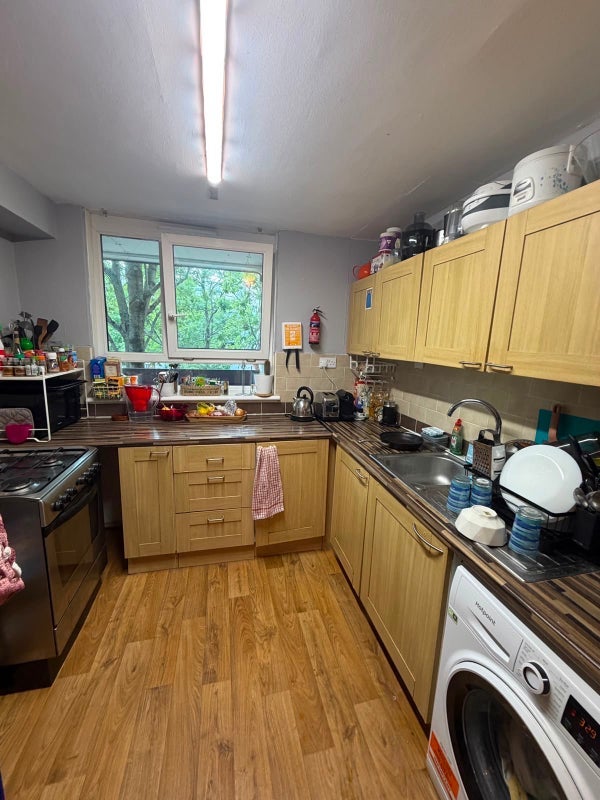 Room Pelter Street in Greater London