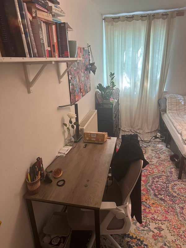 Room Pelter Street in Greater London