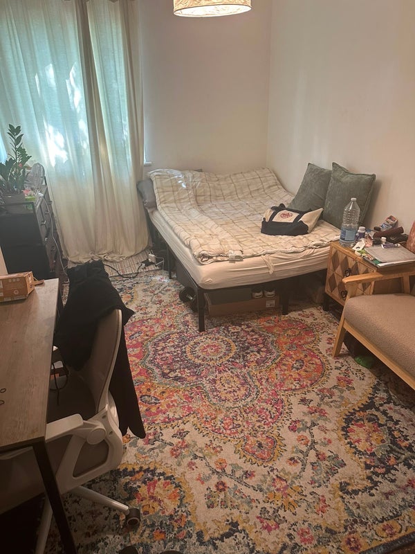 Room Pelter Street in Greater London