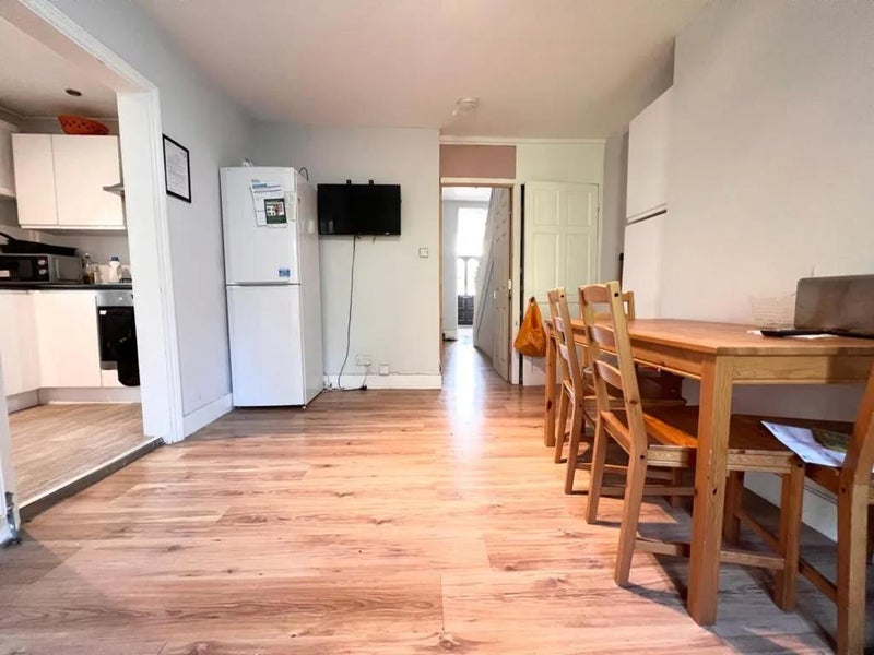 Room Cavendish Road in Greater London