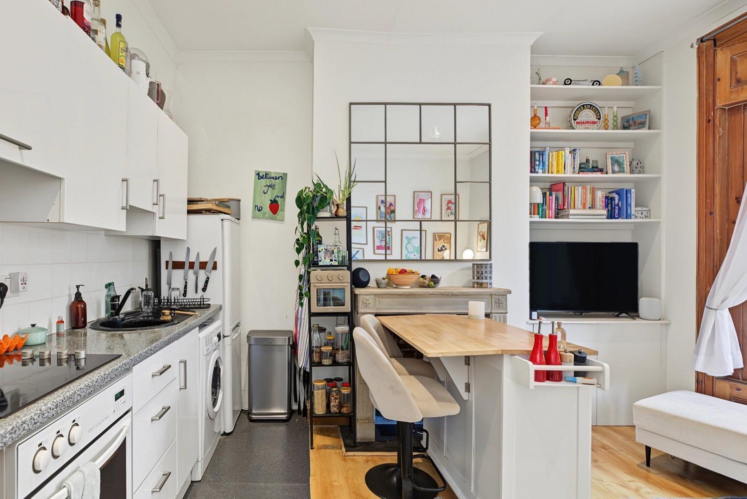 Flat Mildmay Road in Greater London