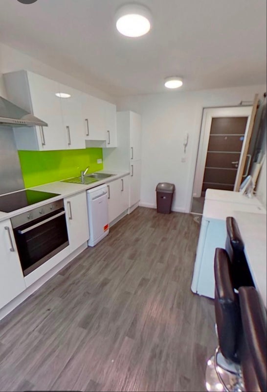 Room Llantwit Road in Pontypridd