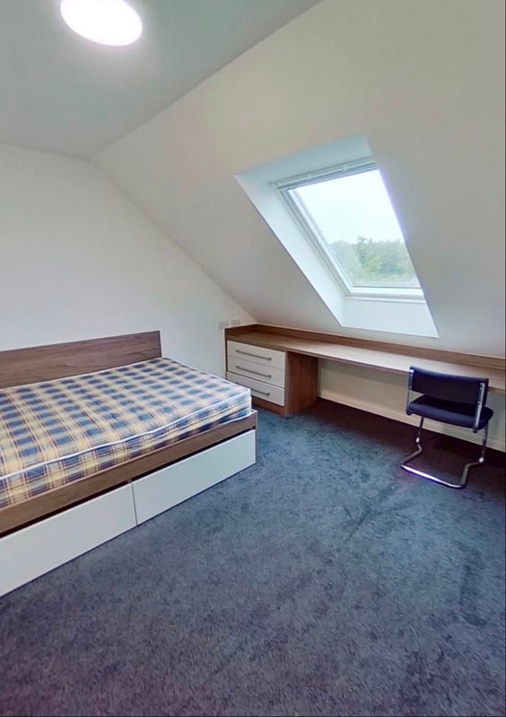Room Llantwit Road in Pontypridd