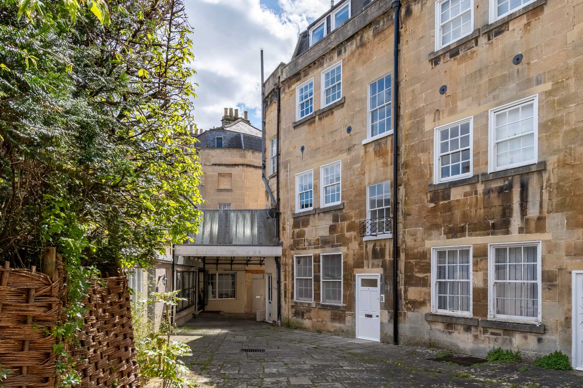 Flat Saint James's Square in Bath