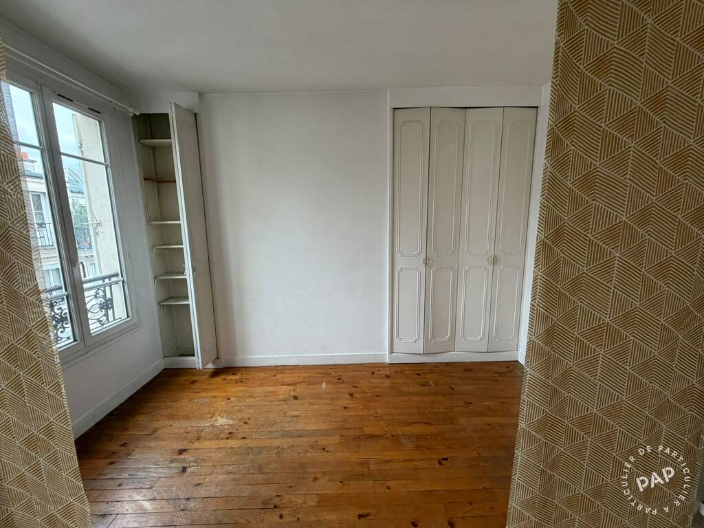Flat Rue des Moines in Paris