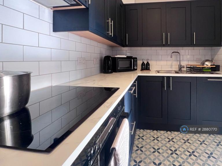 Flat Longfield Drive in Greater London