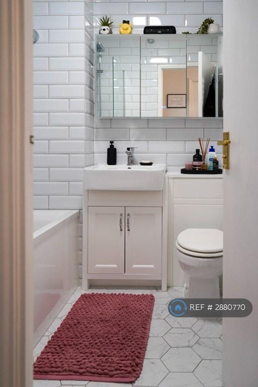 Flat Longfield Drive in Greater London