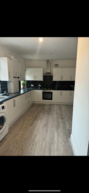 Room Gipton Avenue in Leeds