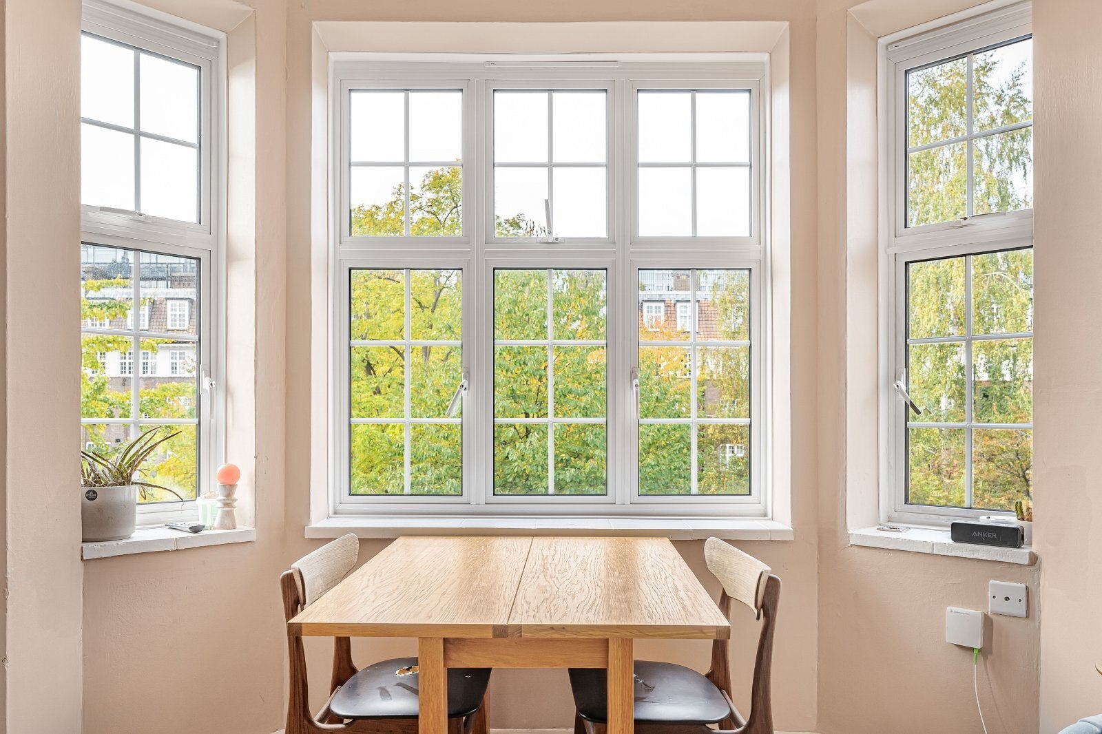 Flat Wenlock Road in Greater London