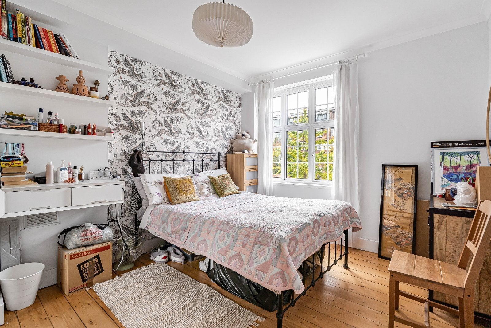 Flat Wenlock Road in Greater London