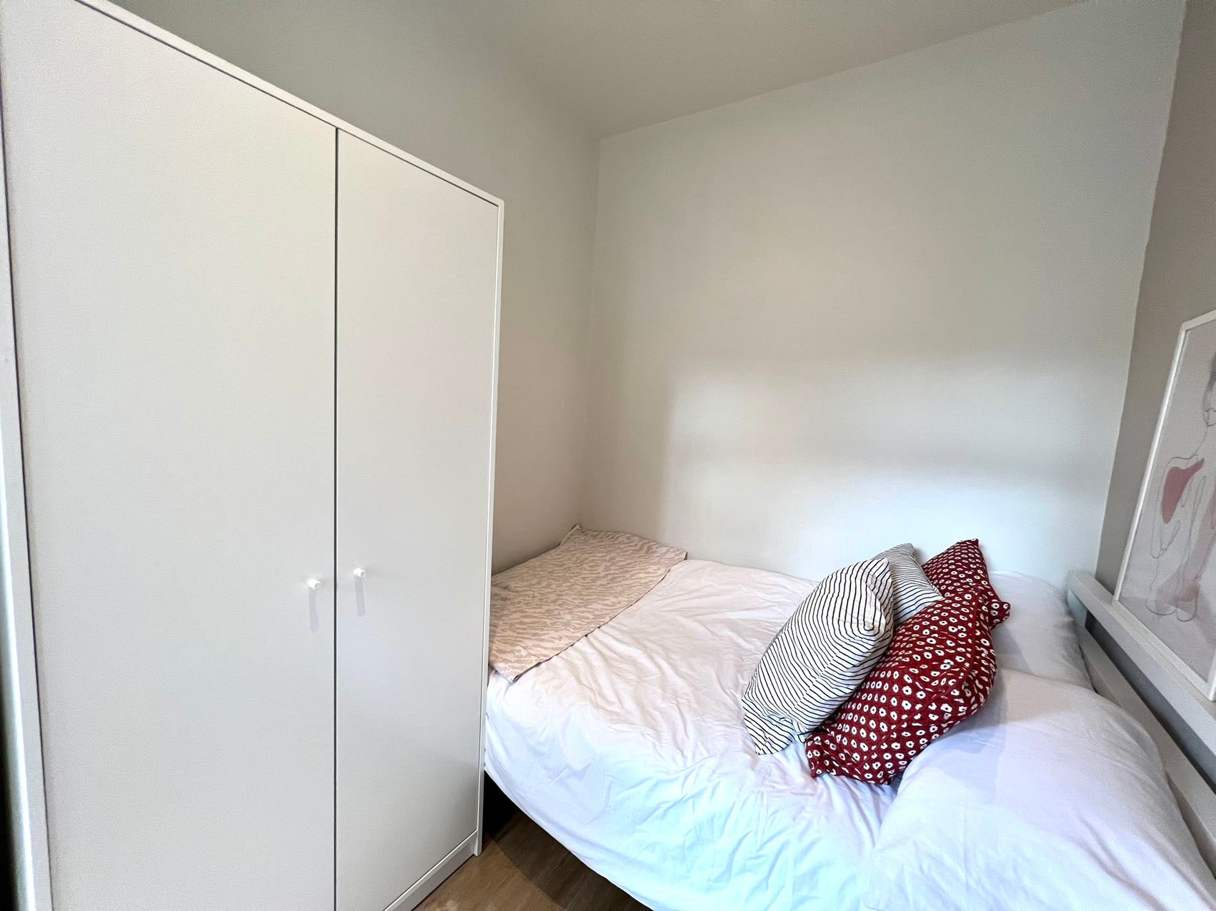 Flat Villiers Road in Greater London