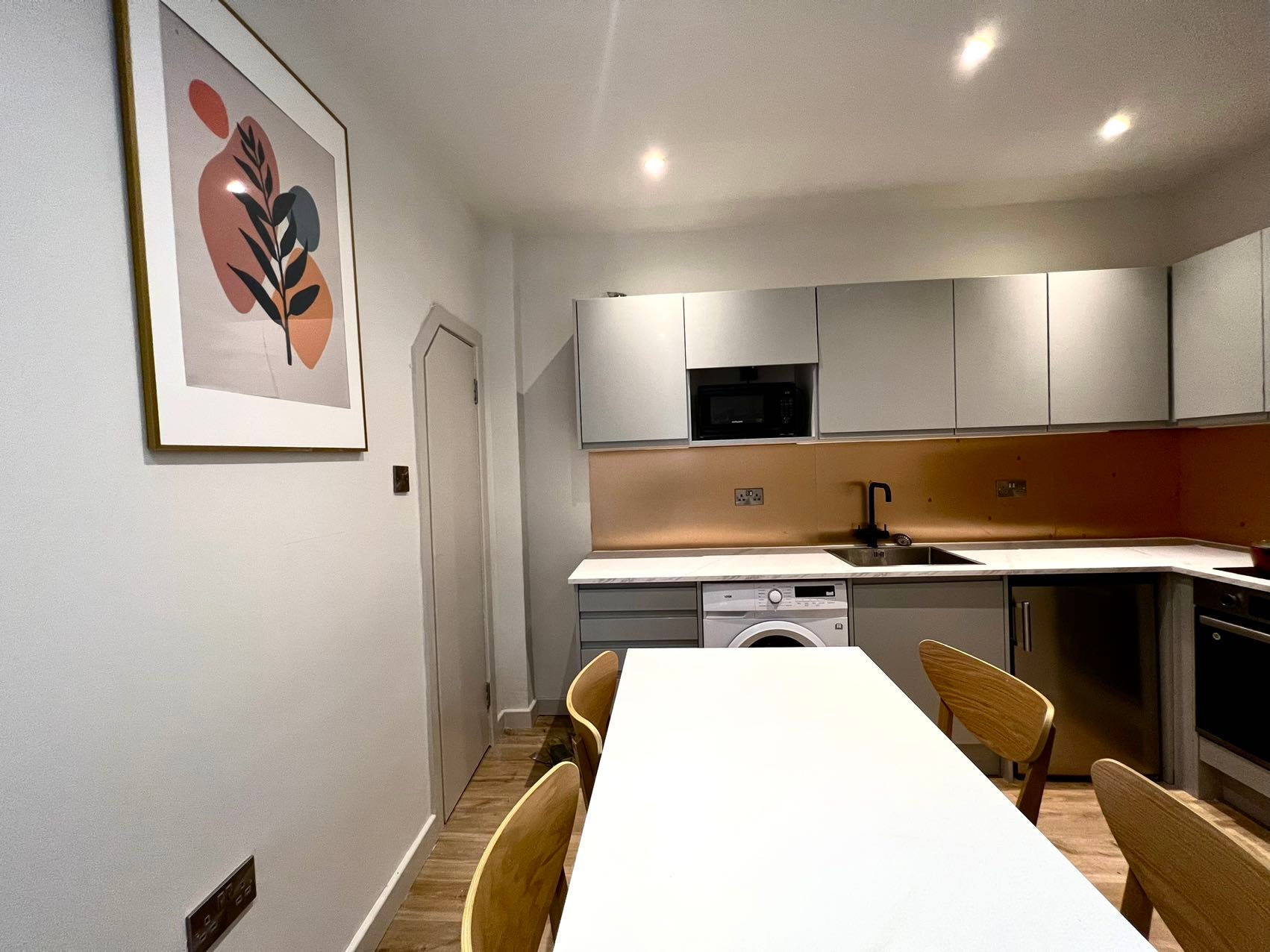 Flat Villiers Road in Greater London