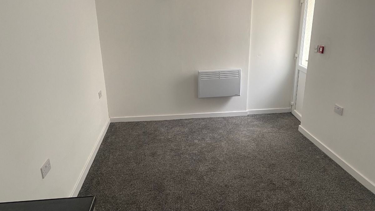 Flat Pinfold Street in Darlaston