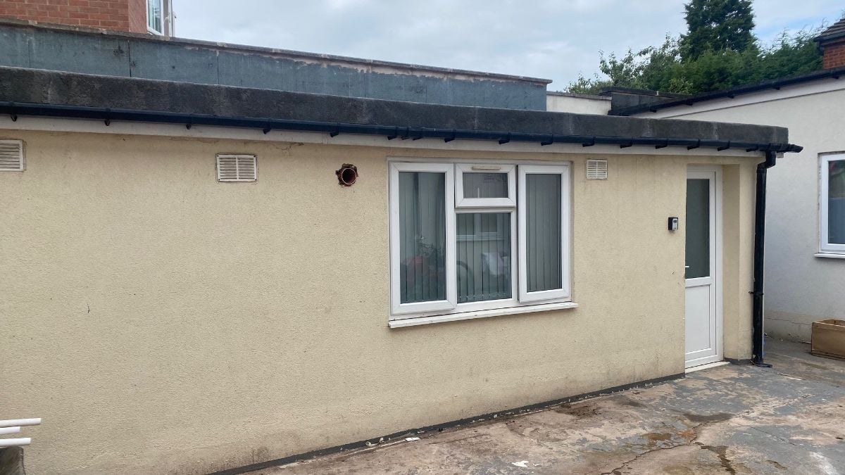 Flat Pinfold Street in Darlaston