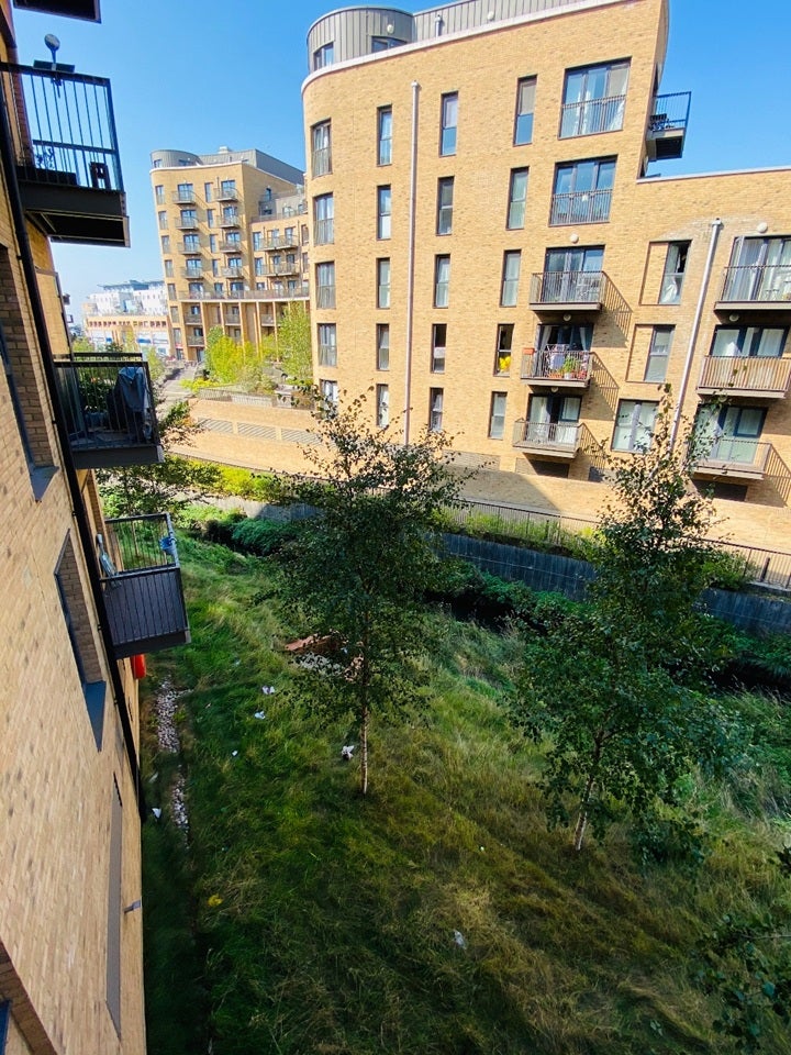 Flat Connersville Way in Greater London