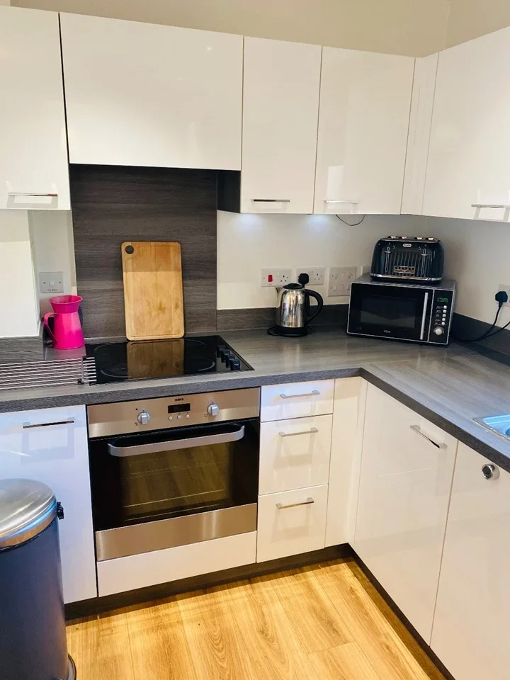 Flat Connersville Way in Greater London
