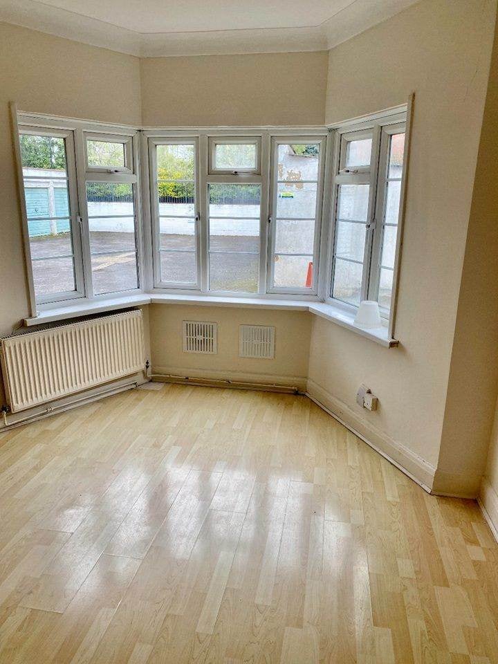 Flat Great West Road in Greater London