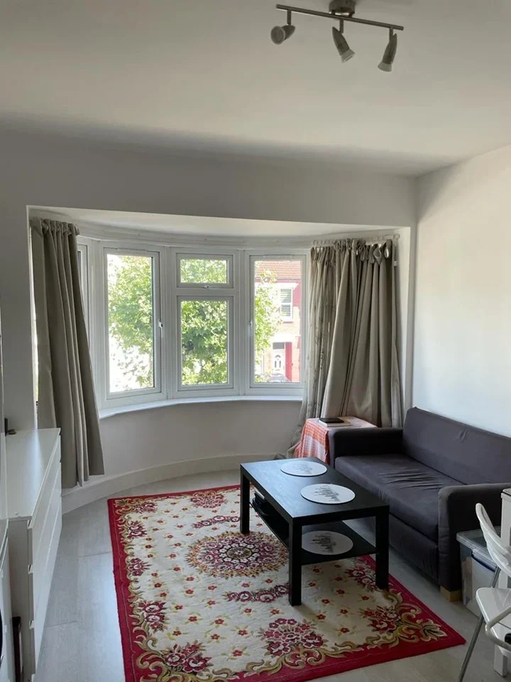 Flat Audley Road in Greater London