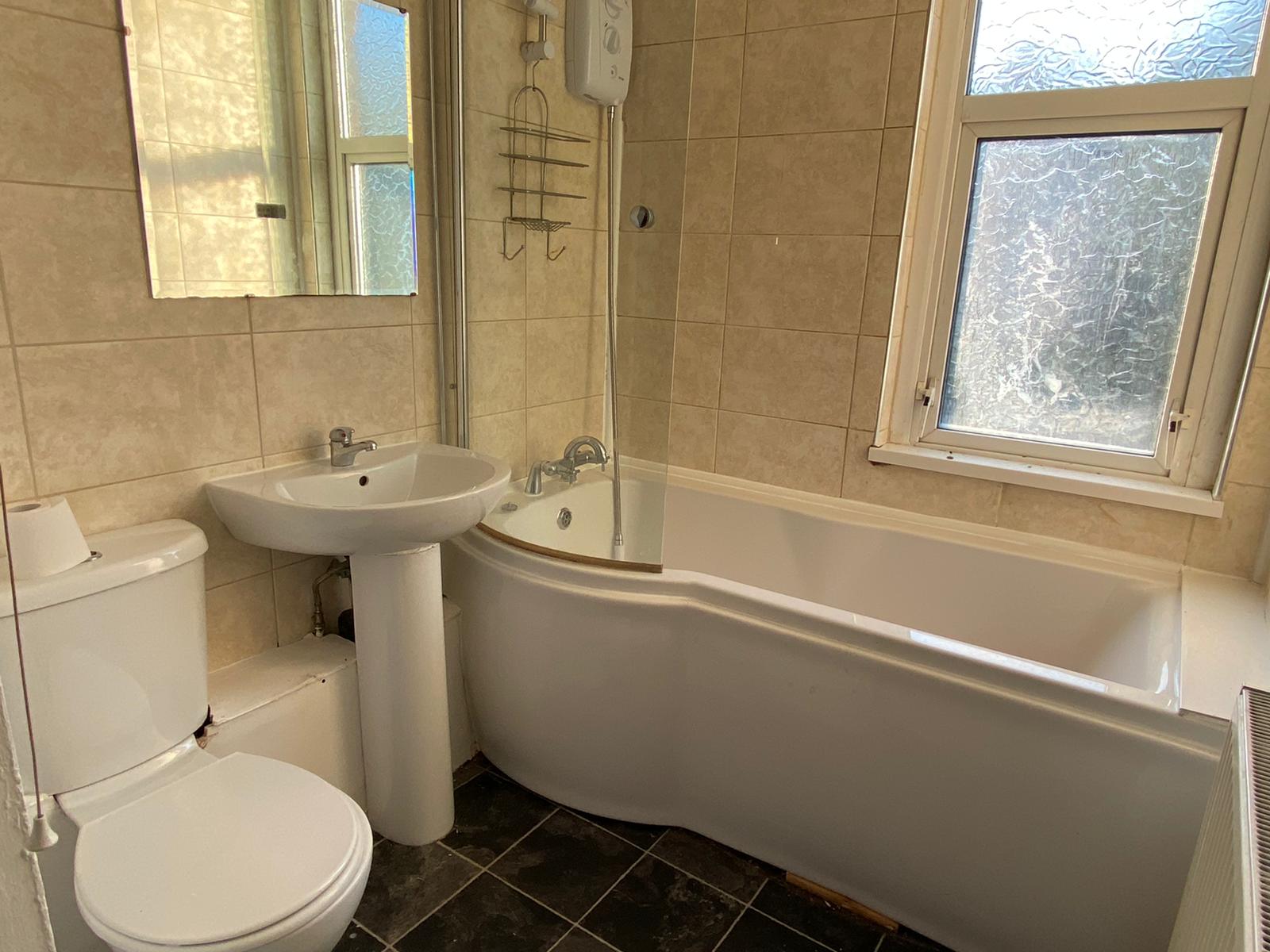 Room Pershore Road in Birmingham