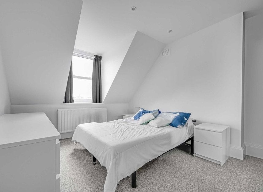 Room Addison Gardens in Greater London