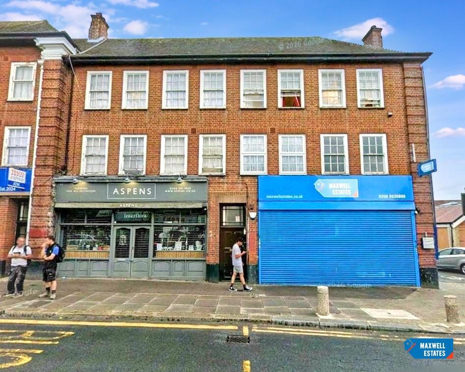 Flat Watling Avenue in Greater London