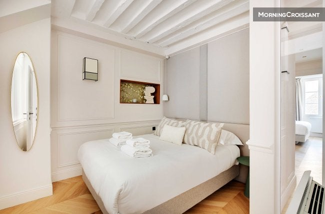 Flat Rue de Sèvres in Paris