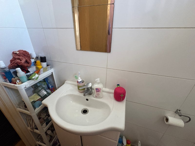 Room Ormeley Road in Greater London