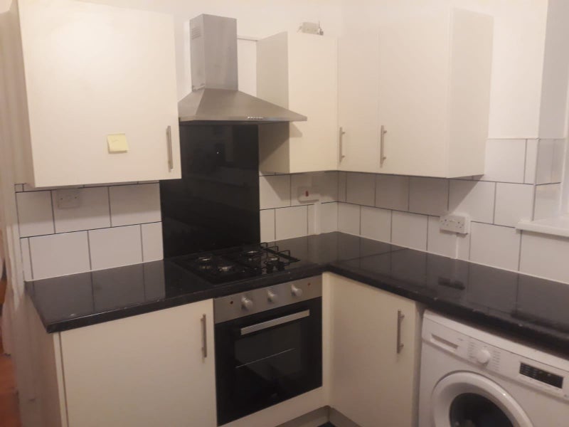 Room Bromley High Street in Greater London