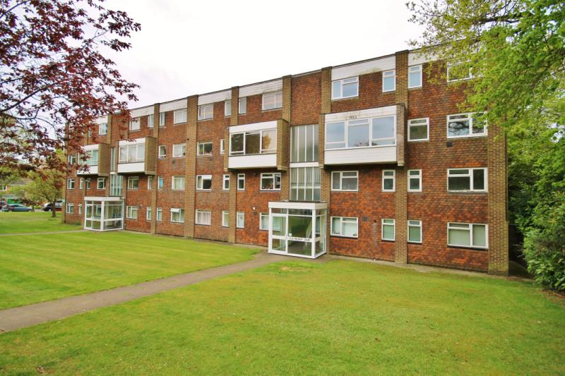 Flat Hill View Road in Woking