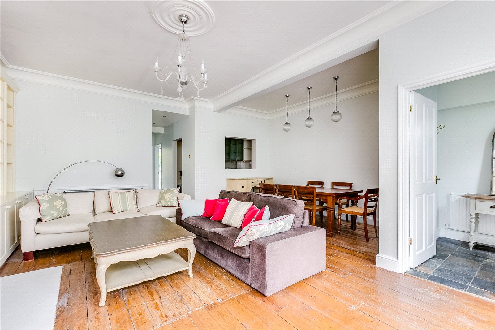 Flat Sinclair Road in Greater London