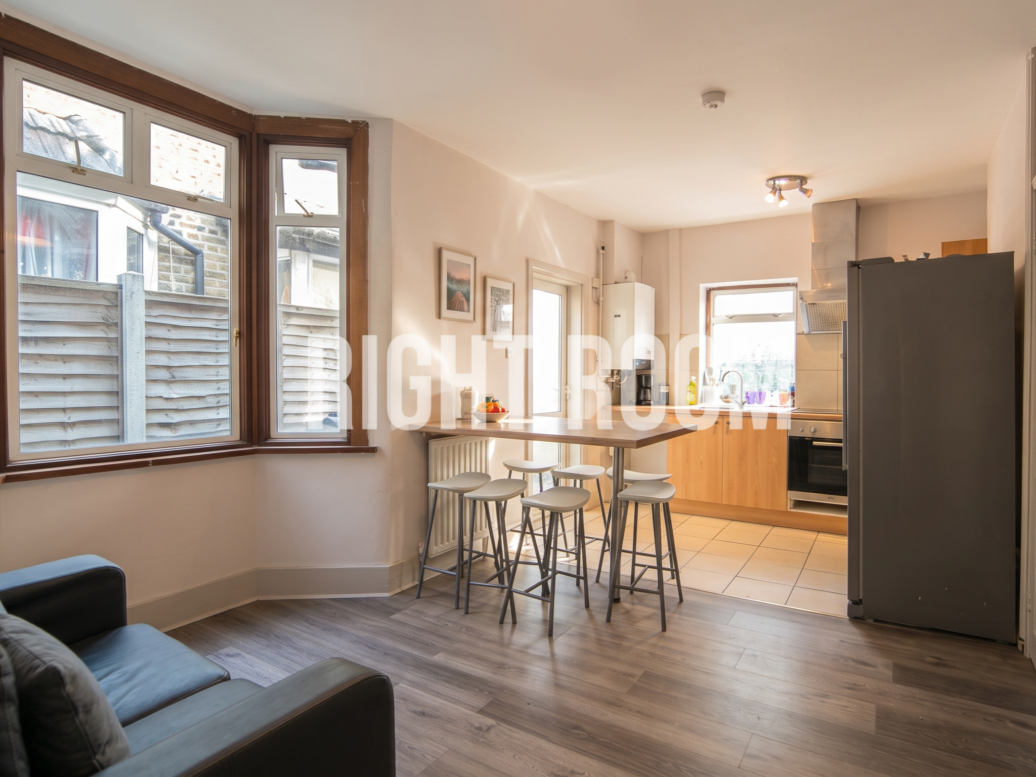 Room Alloa Road in Greater London