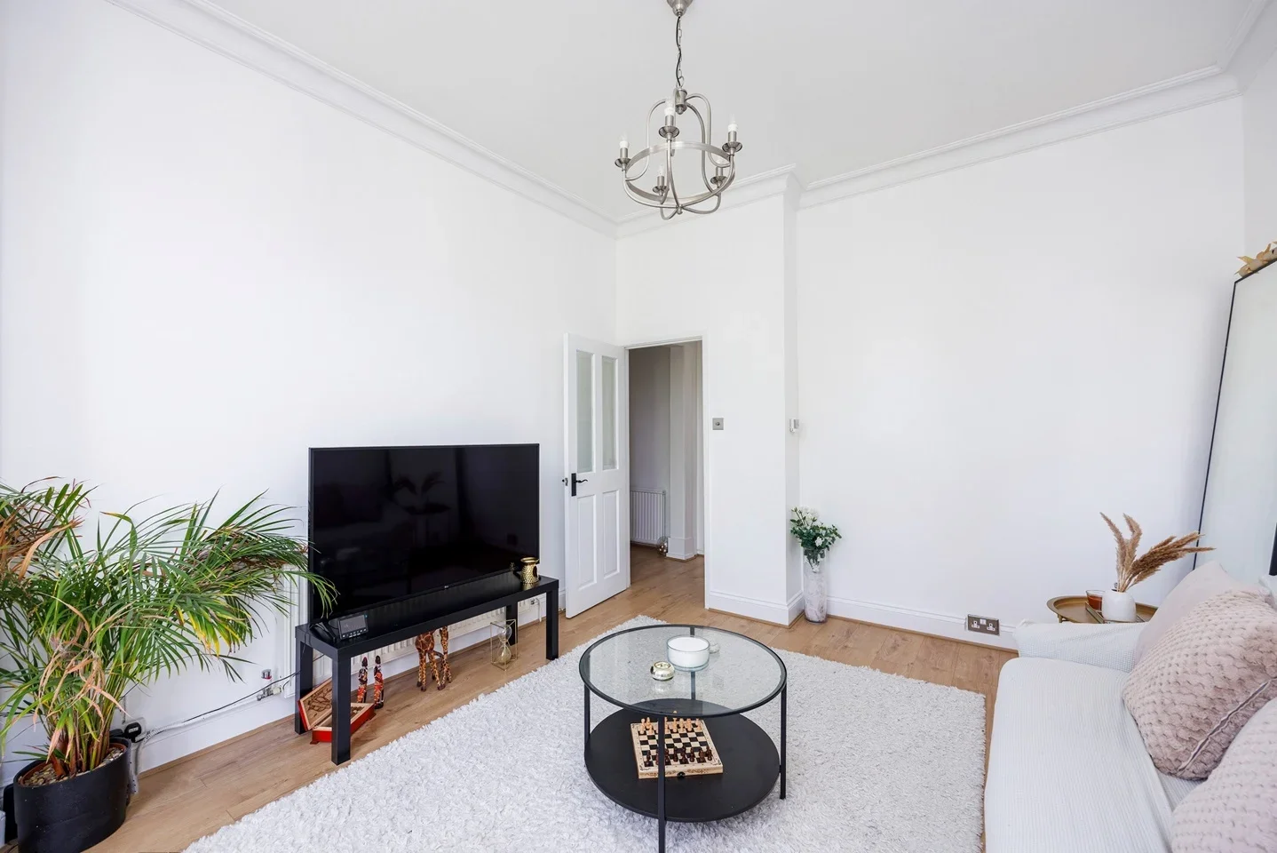 Flat Hervey Road in Greater London