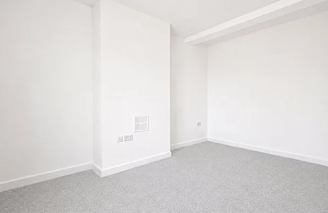 Flat Tolworth Broadway in London
