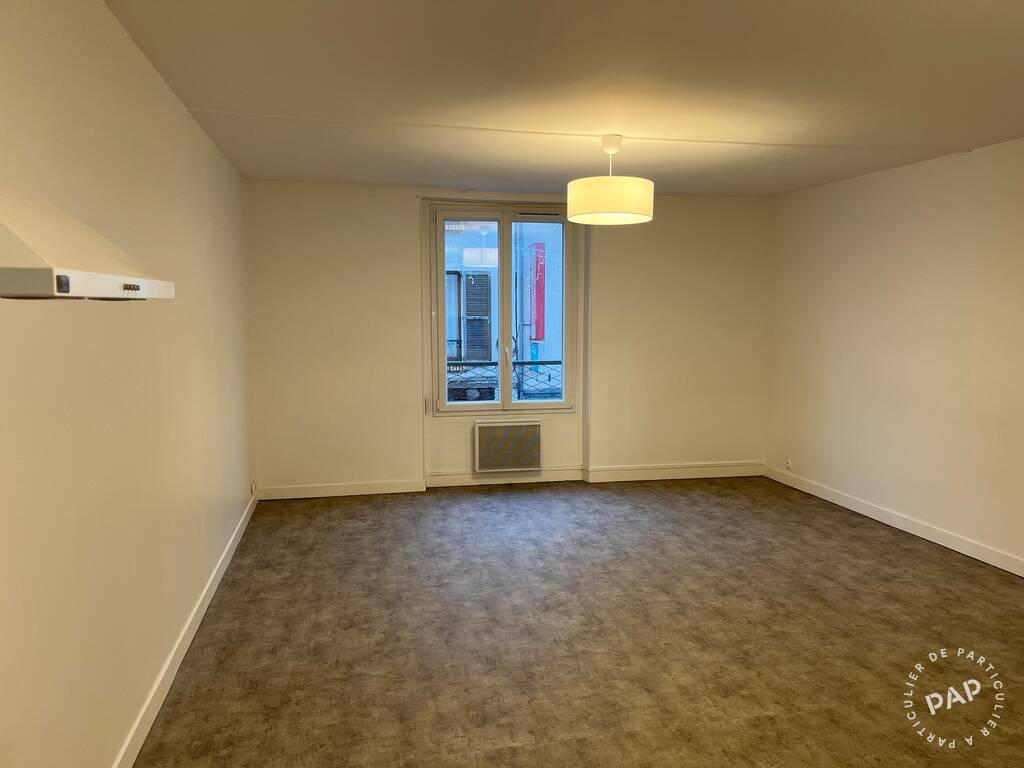 Flat Place de la Fraternité in Longjumeau