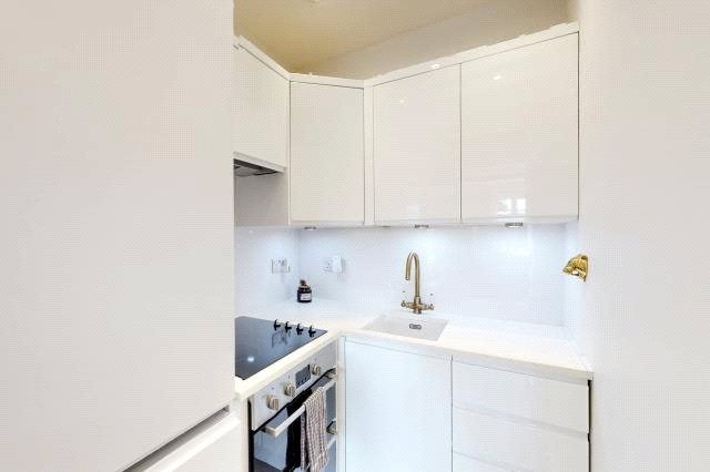 Flat Carlton Hill in City of Westminster