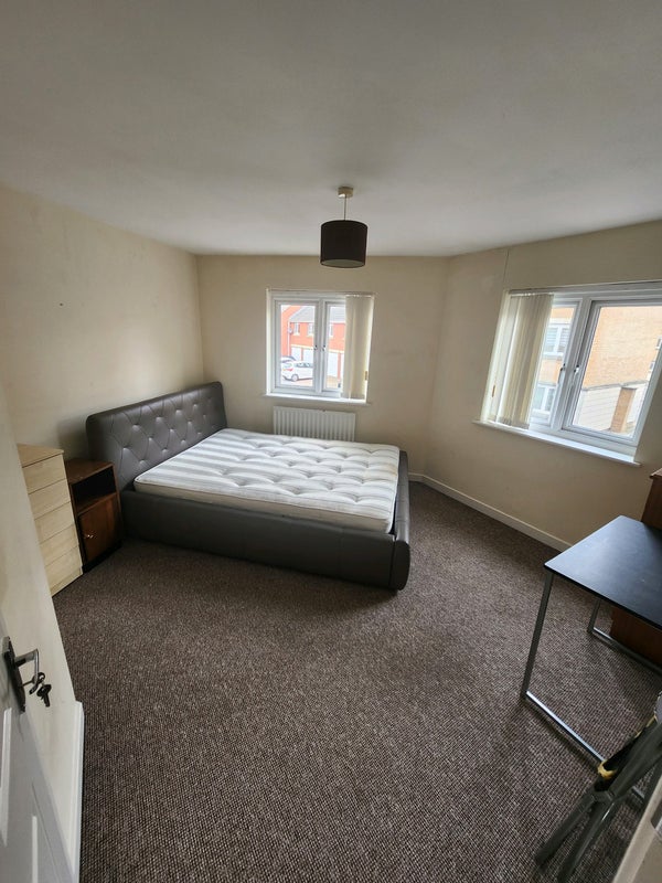 Room Macfarlane Chase in Weston-super-Mare