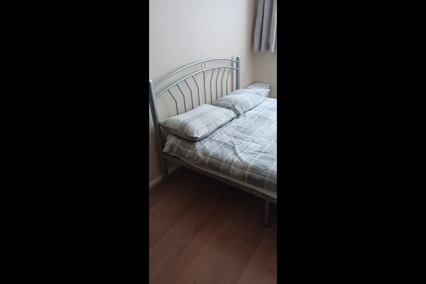 Room Eversley Crescent in Greater London