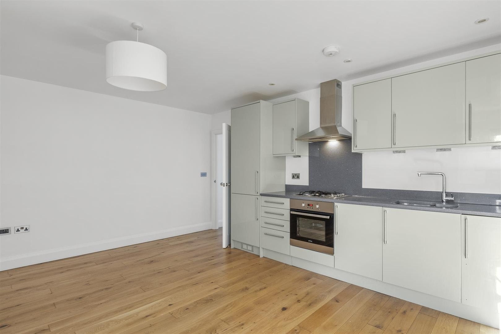 Flat Priory Road in High Wycombe