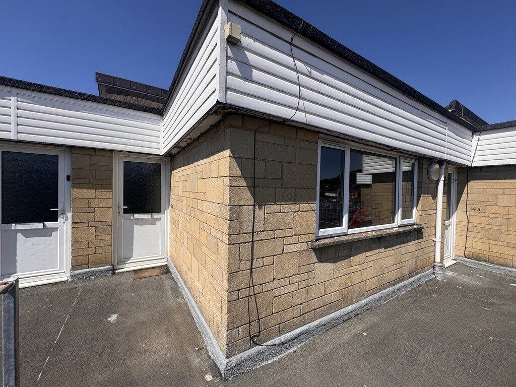 Flat Market Place in Warminster