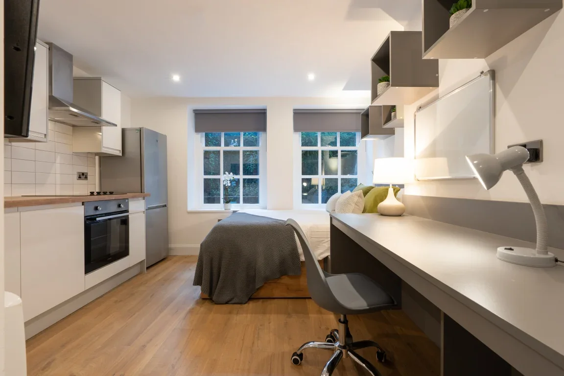 Flat Eskdale Terrace in Newcastle upon Tyne